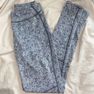 GYMSHARK Size S Texture Fleur Charcoal Leggings